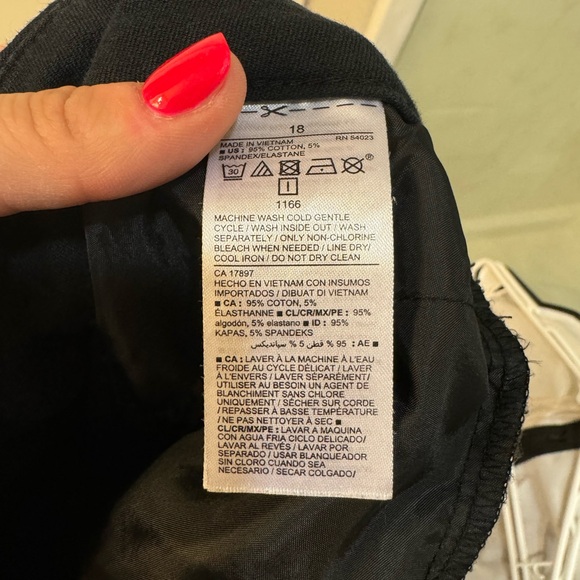 Old Navy Pixie Neverfade jeans. Size 18. - Picture 3 of 4